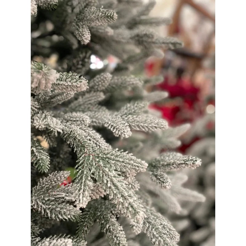 Albero di Natale Kendric Innevato Folto Effetto Realistico