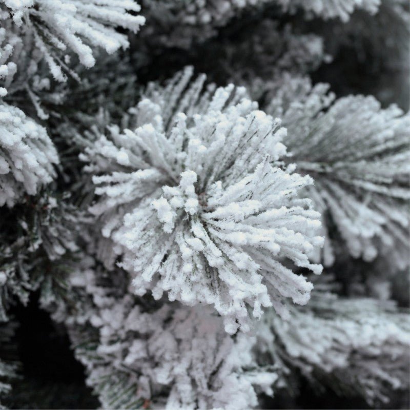 Bormio di LVG Design, albero di Natale in stile americano coperto di neve con chioma fitta – foto 2