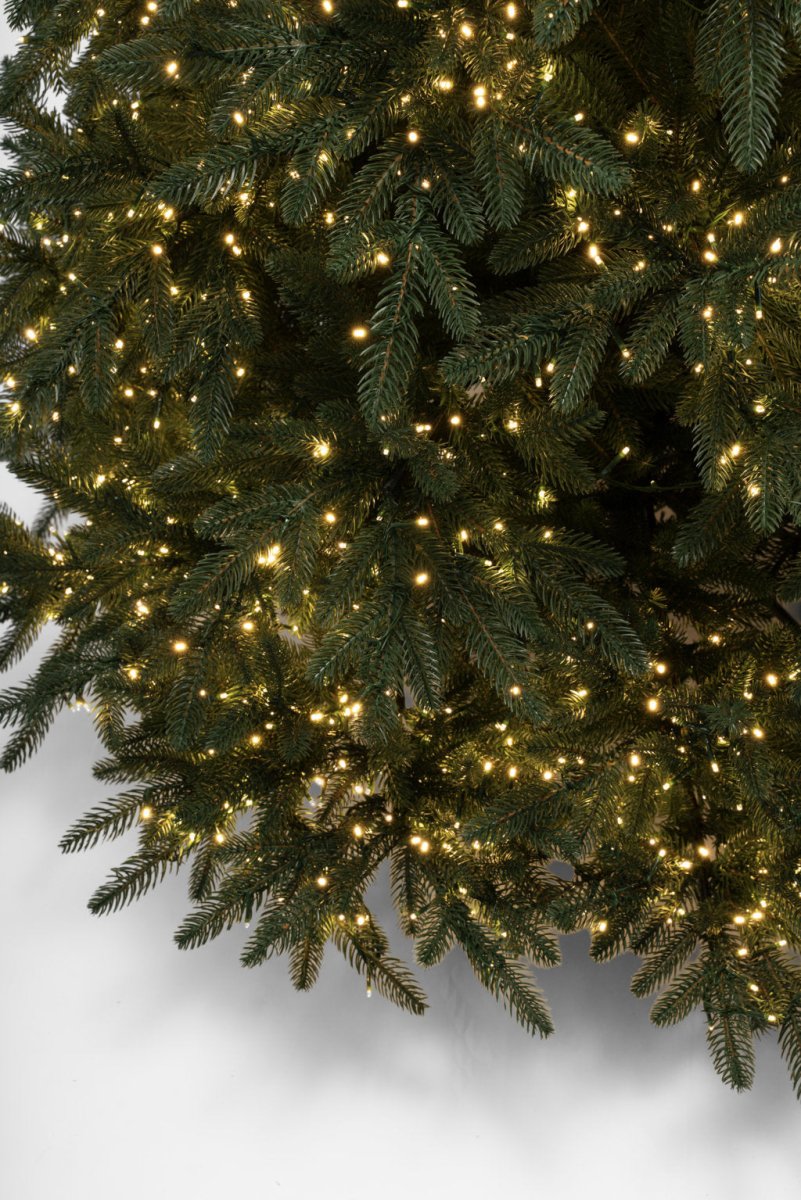 Sirio, abete artificiale in polietilene con migliaia di LED accesi e chioma piena – foto 6