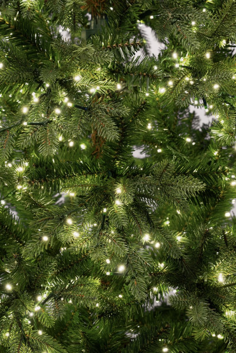 Electra Slim, albero di Natale stretto e salvaspazio con LED integrati accesi tra i rami verdi – foto 5