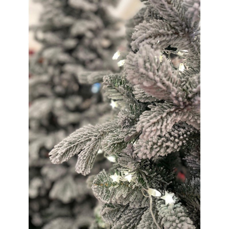 Albero di Natale slim Cogne LVG Design, sagoma stretta con rami floccati di bianco – foto 10