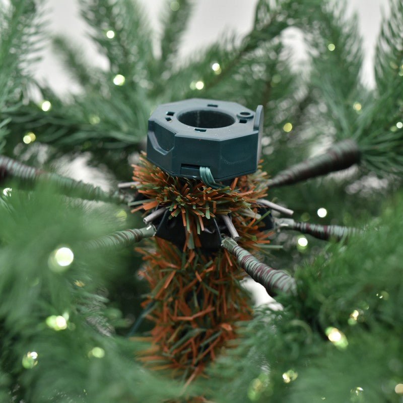Albero di Natale artificiale Polluce acceso, con LED caldi distribuiti su rami verdi folti – foto 6