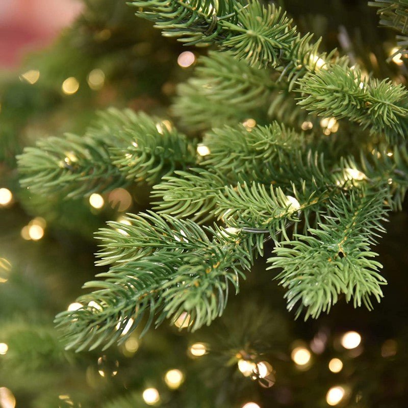 Albero di Natale artificiale Andromeda illuminato da migliaia di micro-LED caldi integrati – foto 3
