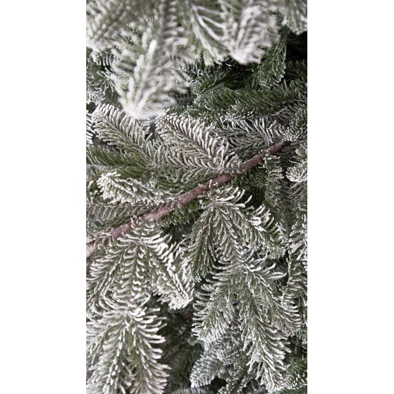 Cortina, albero di Natale innevato con rami in PE Real Feel spolverati di bianco – foto 5