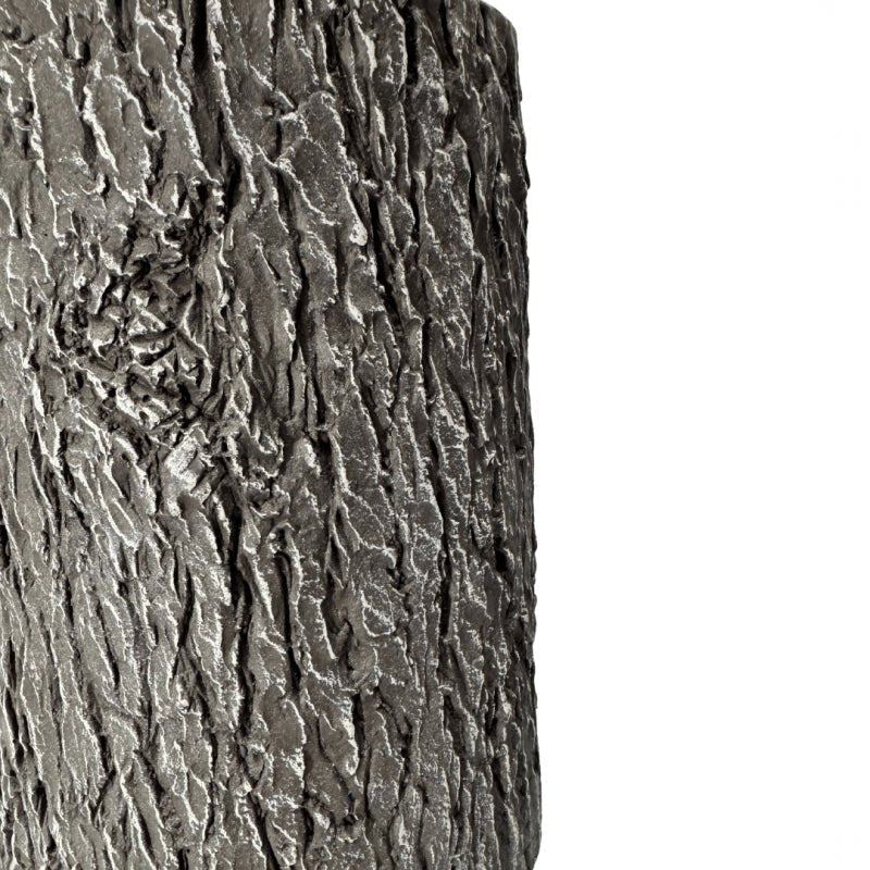 Dettaglio della corteccia in resina della base marrone