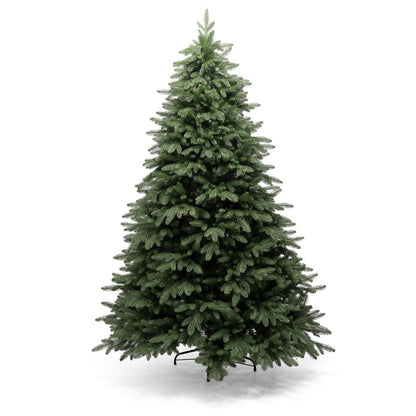 Albero di Natale Bruce Xone dai rami larghi e distanziati, decorato con palline in un salotto classico